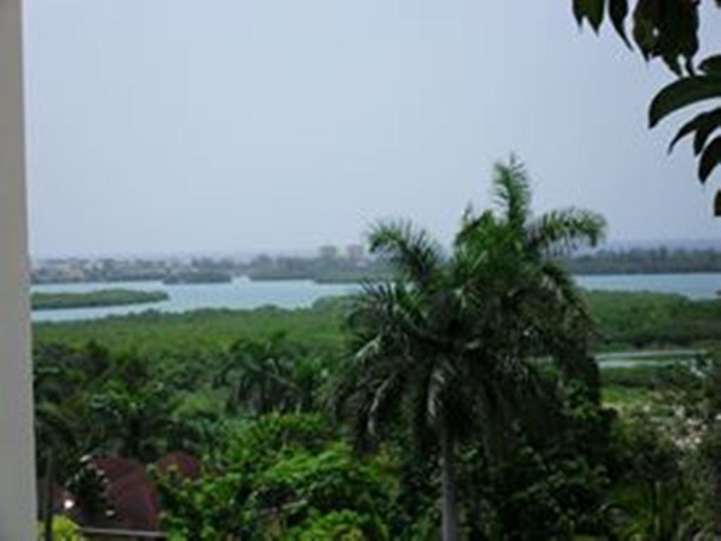Palm Bay Guest House & Restaurant 몬테고 베이 외부 사진